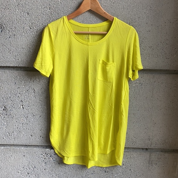 Boyfriend T by Joe Fresh in high Vis yellow - Picture 3 of 9